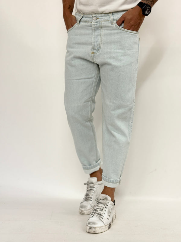 Jeans carrot fit pulito chiaro 2