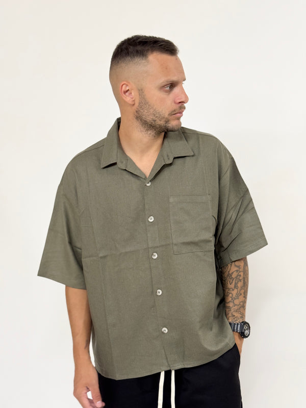 Camicia A.D over boxy fit in lino verde