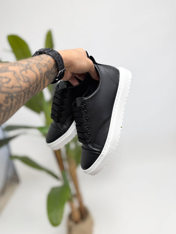 Sneakers Malkutha nera NUM