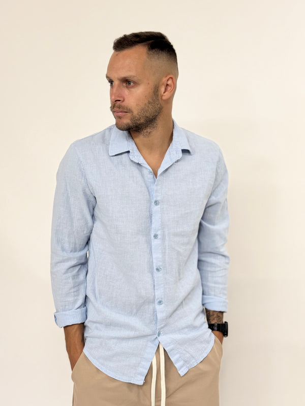 Camicia A.D regular in lino celeste
