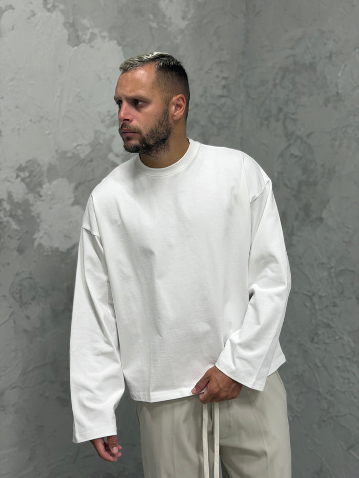 T-shirt A.D longsleeve over bianco