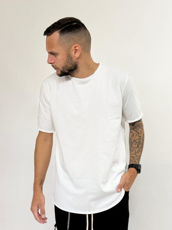 T-shirt J.W stondata taglio vivo