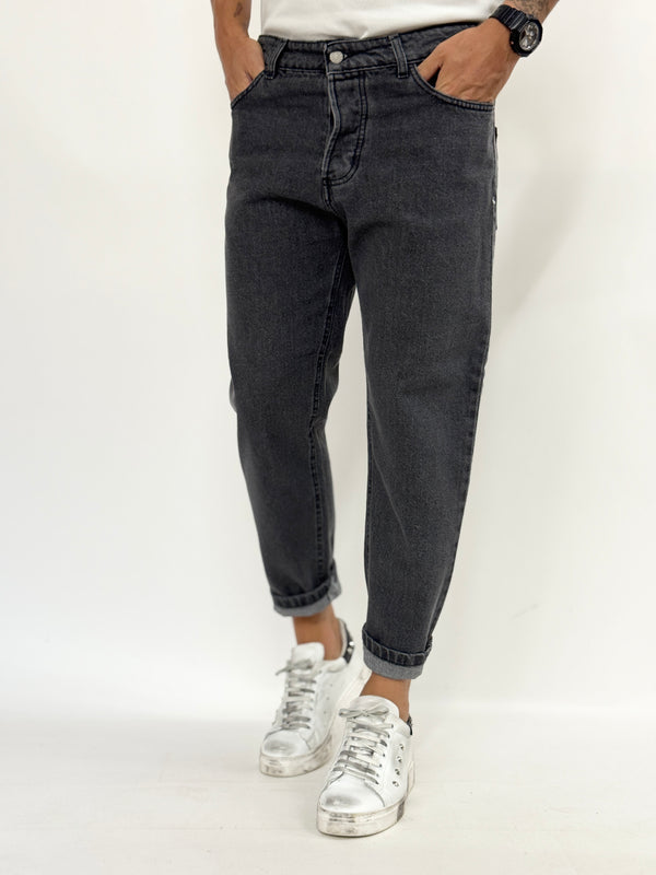 Jeans carrot fit grigio scuro pulito