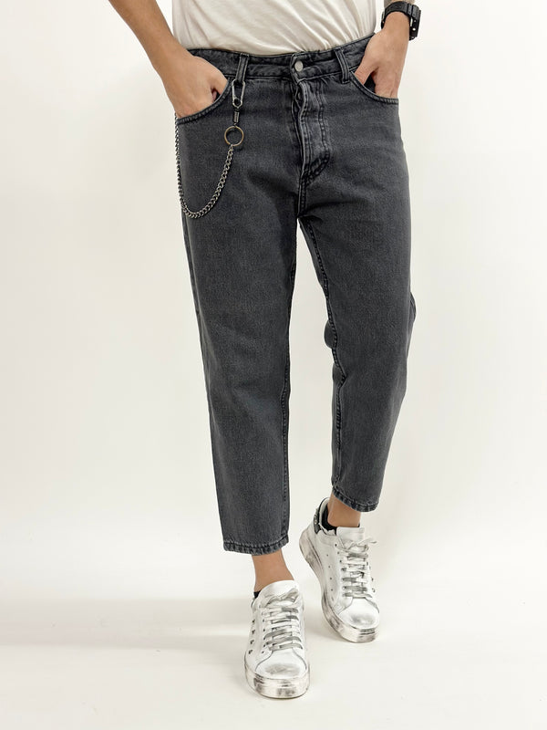 Jeans J.W cropped grigio scuro con catena