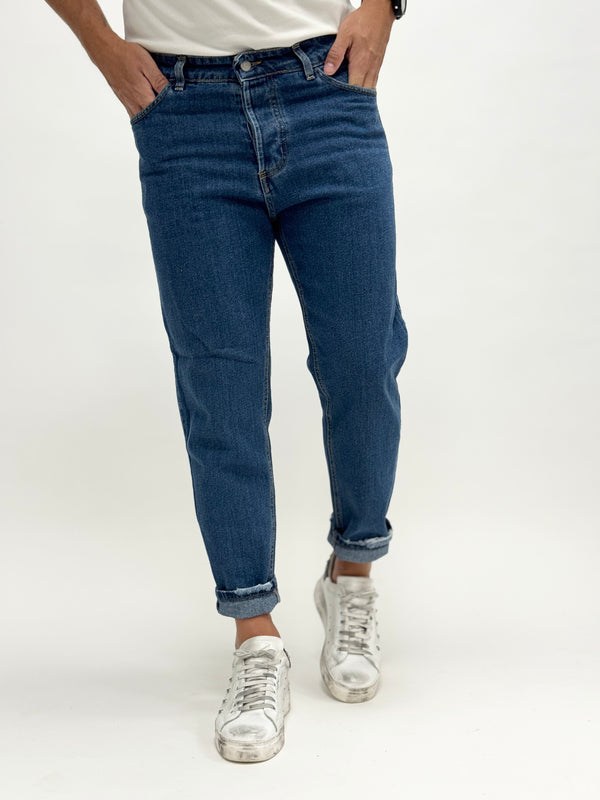 Jeans carrot fit pulito scuro